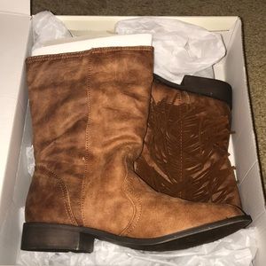 Woman’s size 7 1/2 brown boots
